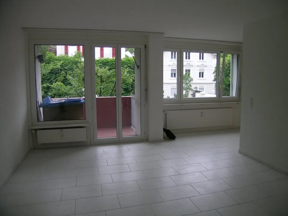 Moderne 3.5-Zimmer-Wohnung mit Balkon in Biel/Bienne