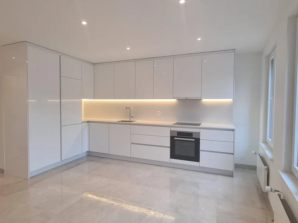 Magnifique appartement de 4 pièces entièrement rénové, idéalement situé
