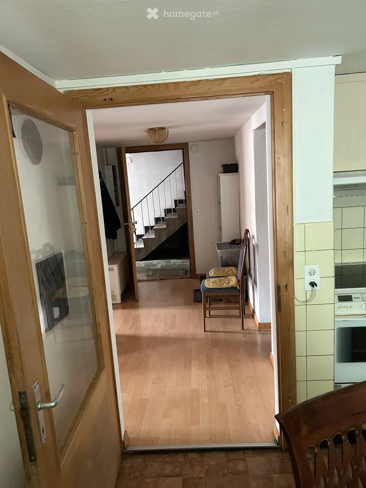 Appartamento arredato di 2,5 locali in un edificio storico affascinante a Pieterlen