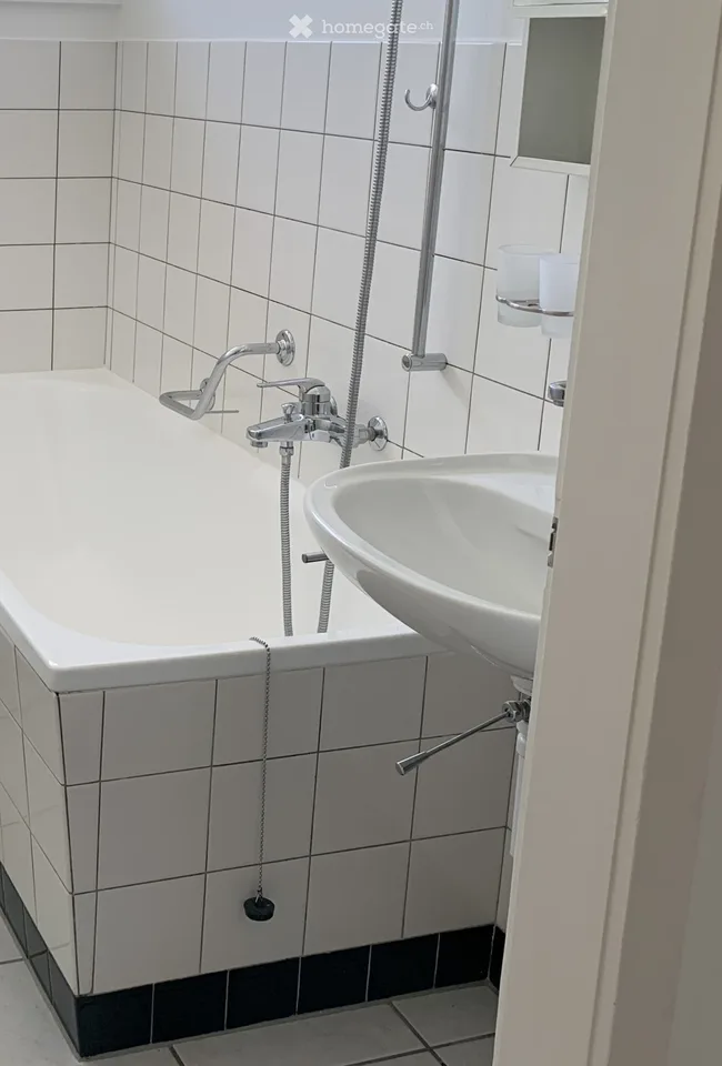 Ruhige 2.5-Zimmerwohnung mit Balkon und Garage in Münchenbuchsee