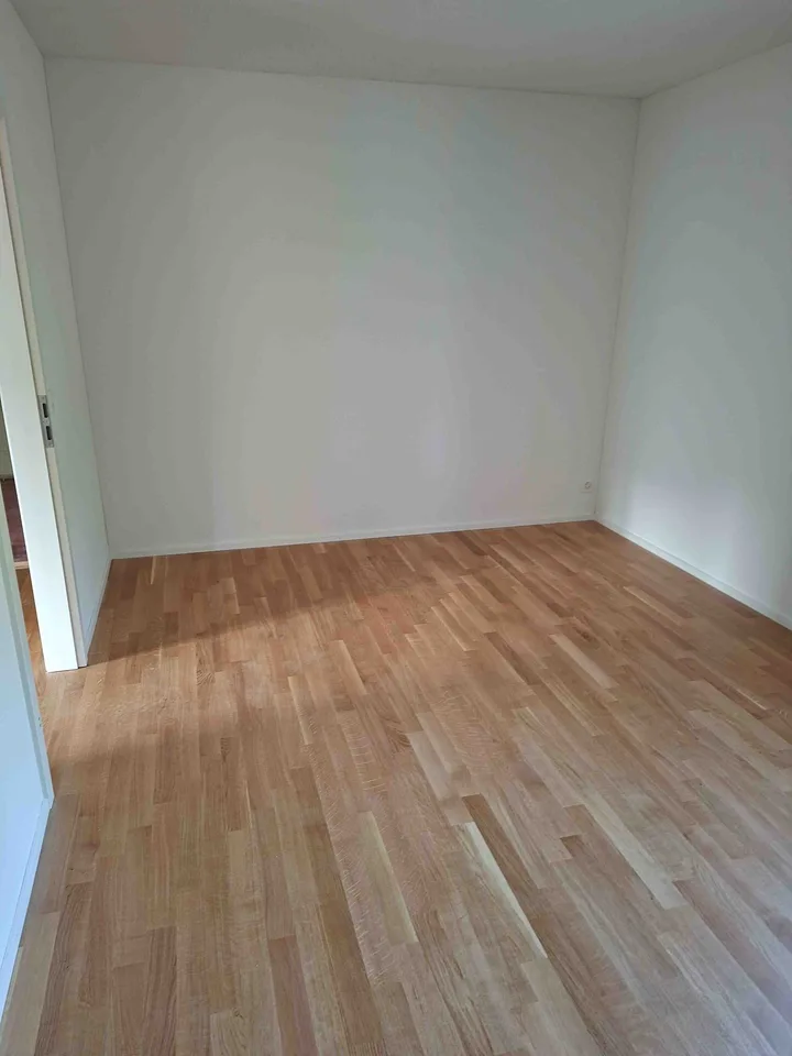 À louer dans le vert au bord de la Glatt, un appartement de 3,5 pièces avec 61 m2