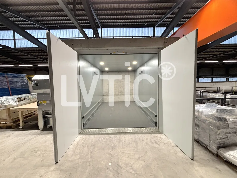 Depositio di 1'000 m2 in affitto a Orbe