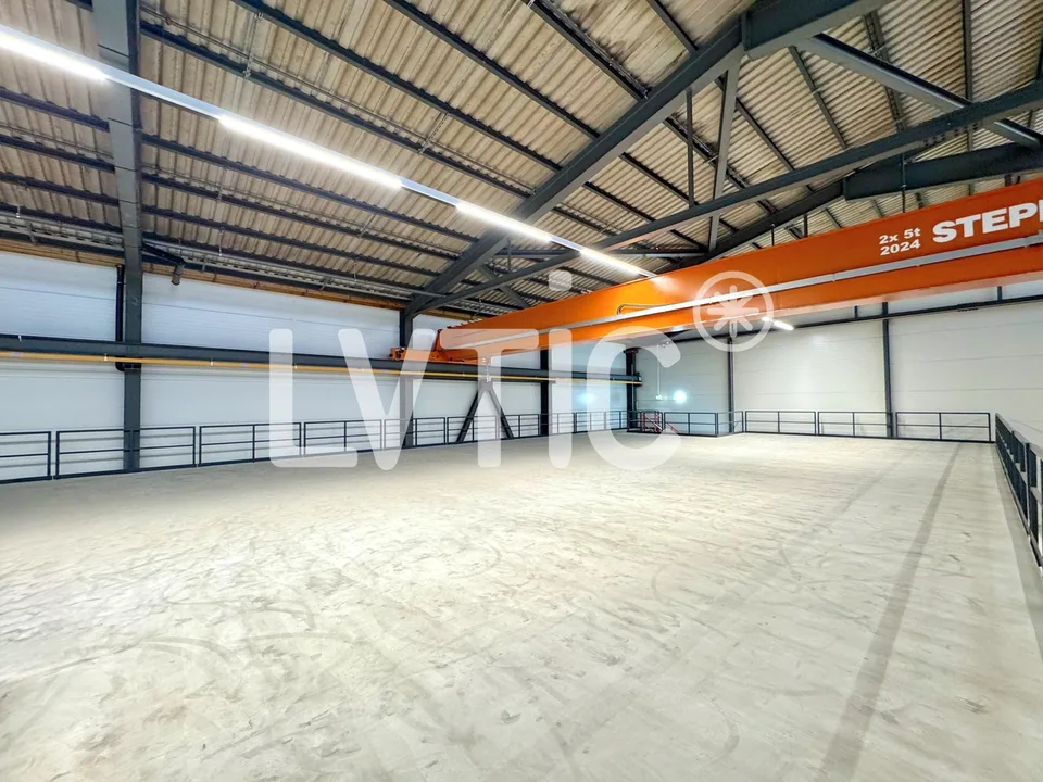 Depositio di 1'000 m2 in affitto a Orbe