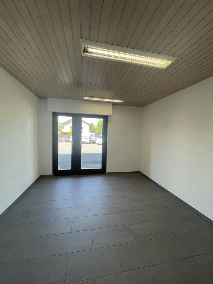 À mieten? Büro / Gewerbefläche in Bogis-Bossey