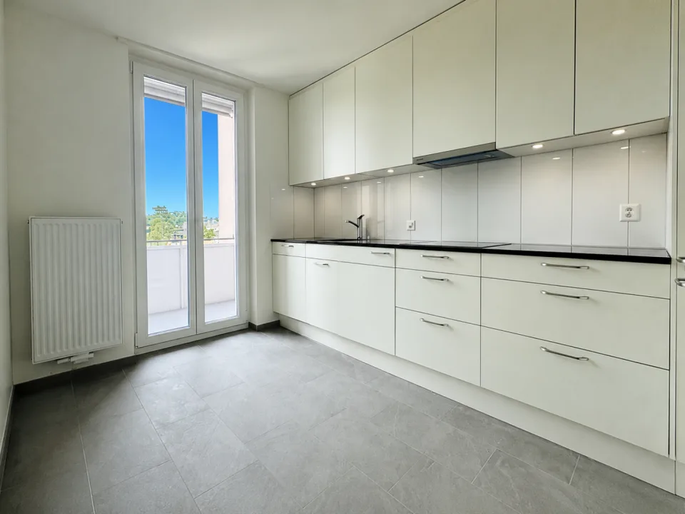 Bello appartamento 2.5 locali al 2° piano (w4) con balcone, lavatrice privata e compartimento in cantina