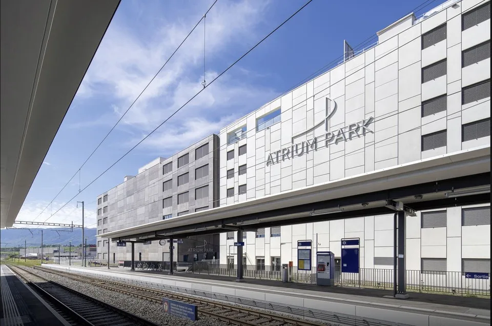 Superficie mista in affitto a Meyrin ZIMEYSA Da 75 a 1'000 m² Edificio moderno e luminoso