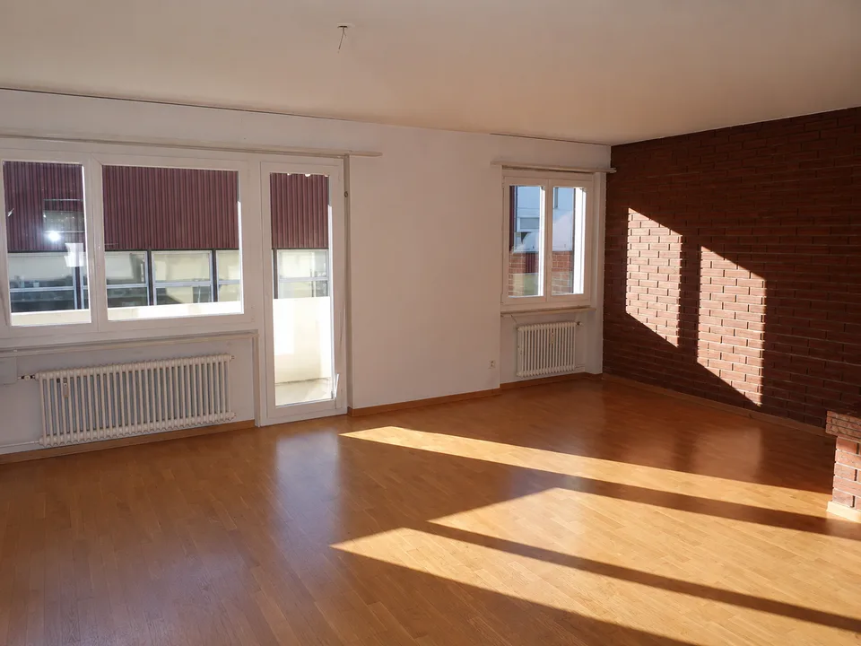 Helle, geräumige 4.5 Zimmerwohnung mit Balkon in Seenähe zu vermieten – Foto 6 von 11