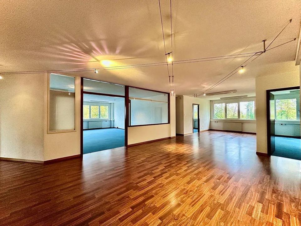 Uffici, locali di 186 m2 in affitto a Losanna