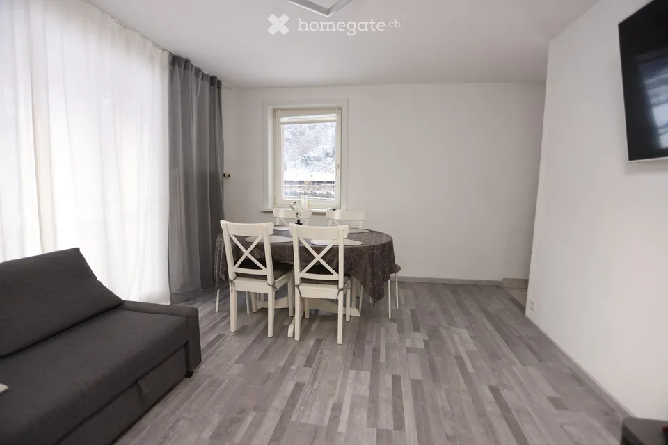5.5 Zimmer Einfamilienhaus mit Garten und Garage in Linthal