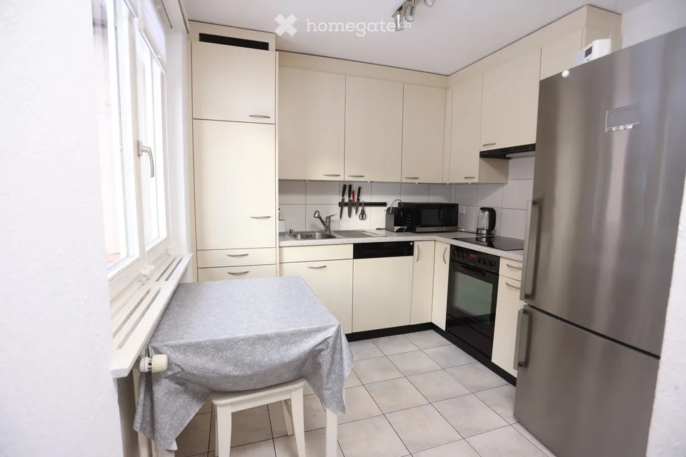 5.5 Zimmer Einfamilienhaus mit Garten und Garage in Linthal