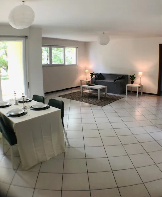 We rent a beautiful and spacious 4.5-room apartment