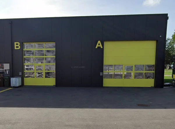 A louer halle/atelier neuf de suite