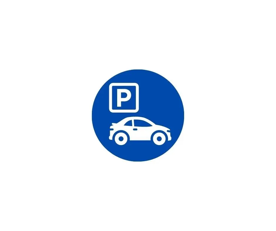 Places de parc couverte et extérieure