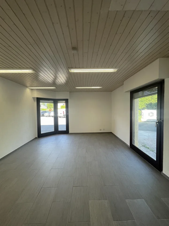 À mieten? Büro / Gewerberaum in Bogis-Bossey