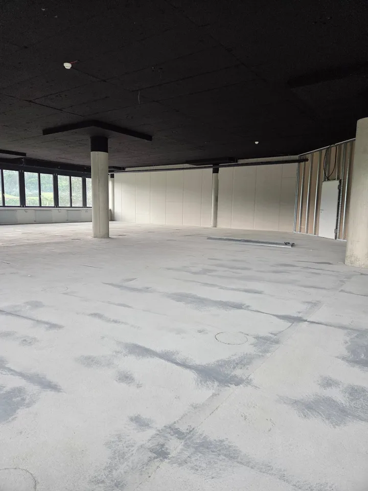 Espaces de bureau et commerciaux modernes - entre 100 m² et 750 m² dans P201 à Aesch BL – photo 7 sur 12