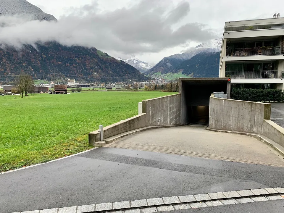 Tiefgaragenparkplatz zu vermieten