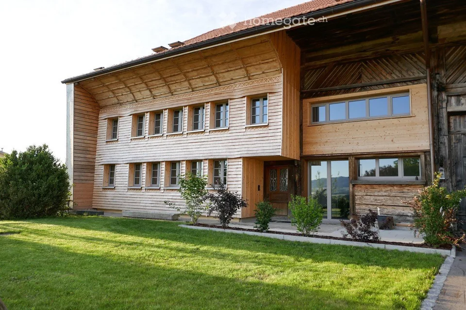 Grande appartement, 3 chambres, bureau, 2 salles de bains.