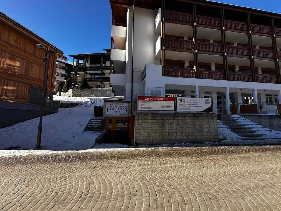 Ottima opportunità: oggetto di affitto attraente in posizione privilegiata a Saas-Fee