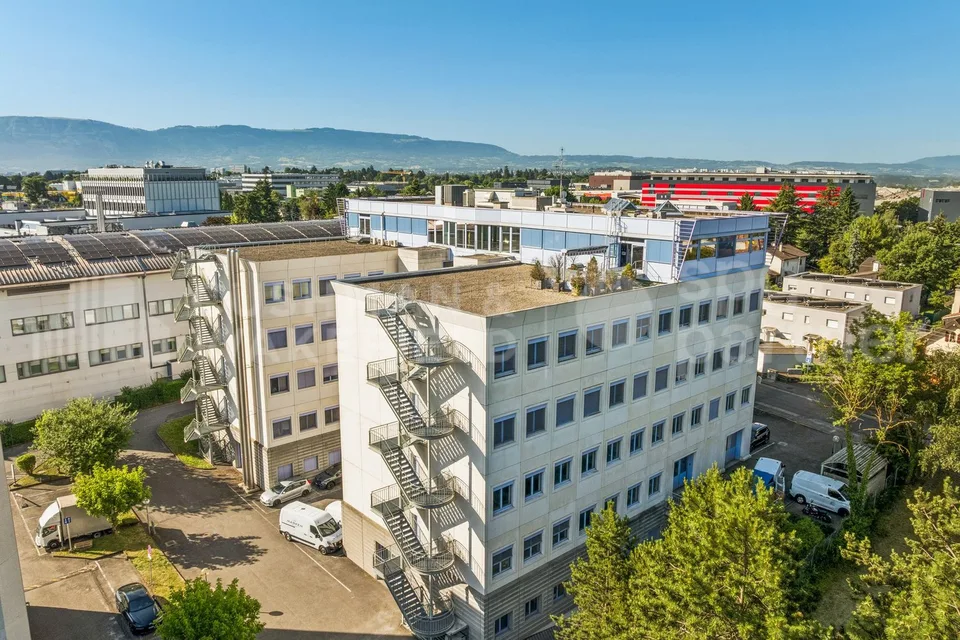 Surface artisanale et administrative au coeur de la ZODIM - Grand-Puits 42