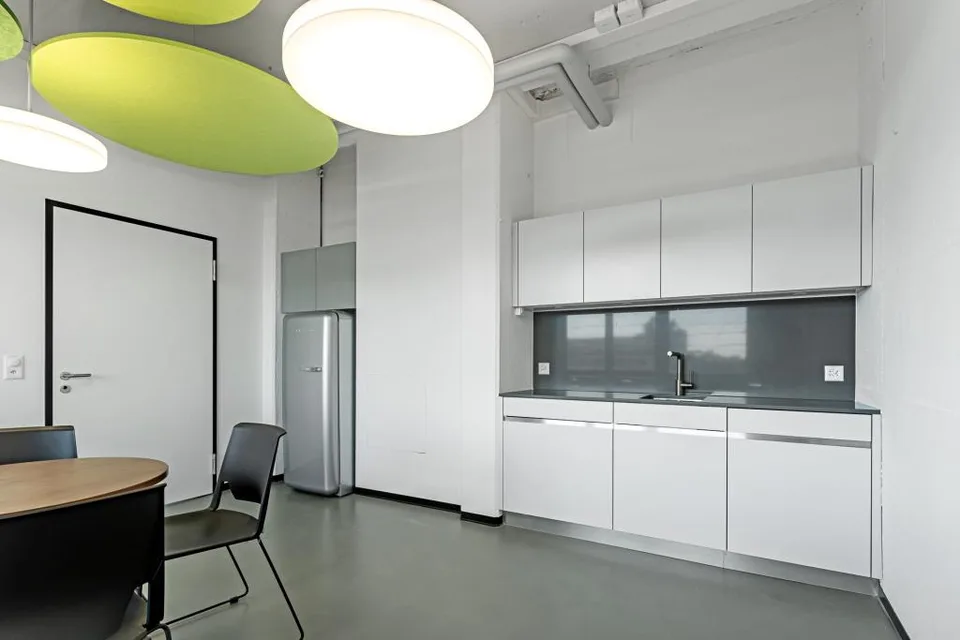 ausgebaute und moderne Bürofläche im Industrial-Look