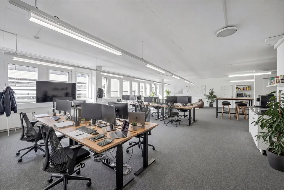 Spazi aziendali rinnovati 250 m²