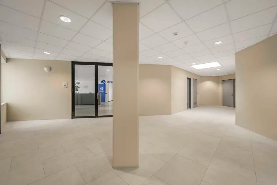 Frisch sanierte Büroflächen 250 m² – Foto 11 von 13