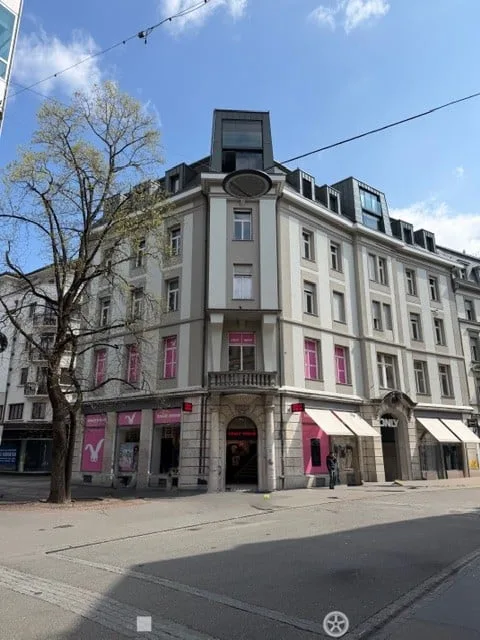 Stillvolle 5.5-Zimmer-Altbauwohnung im Herzen von Biel - direkt bei der Einkaufsmeile