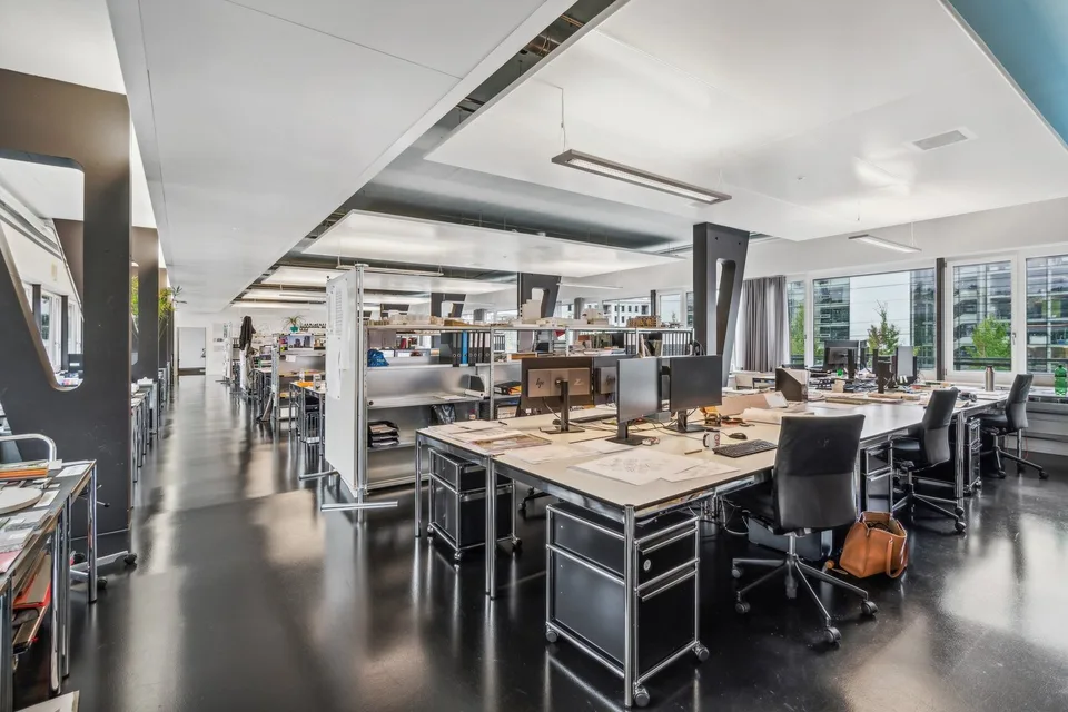 Exclusive office space directly at Wallisellen train station