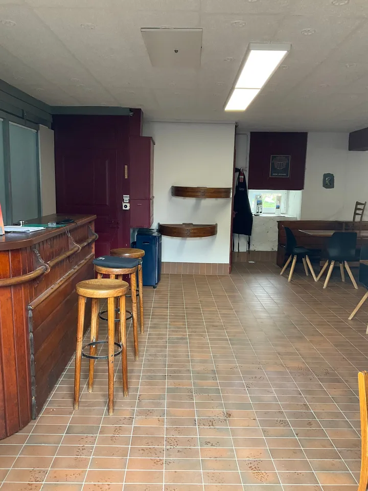 ZENTRALES WALLIS: GEWERBERÄUME UND LAGERFLÄCHEN - MÖGLICHKEIT, IN WOHNUNGEN UMZUBAUEN