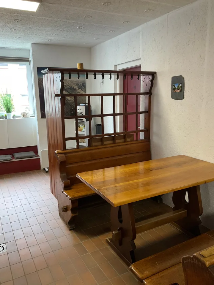 ZENTRALES WALLIS: GEWERBERÄUME UND LAGERFLÄCHEN - MÖGLICHKEIT, IN WOHNUNGEN UMZUBAUEN