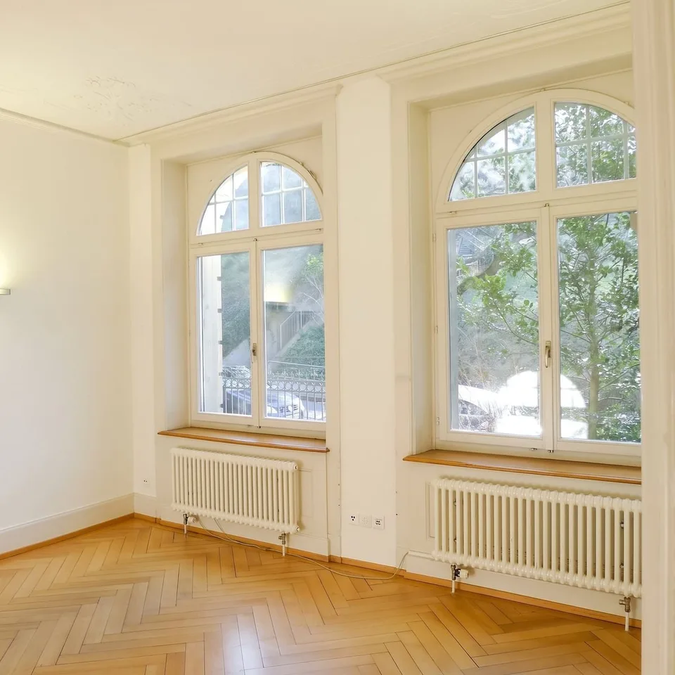 ZENTRAL GELEGENES BÜRO MIT 2 ZIMMERN UND VIEL CHARME