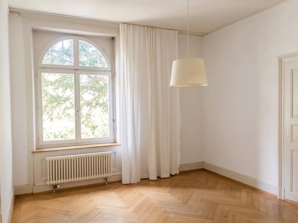 ZENTRAL GELEGENES BÜRO MIT 2 ZIMMERN UND VIEL CHARME