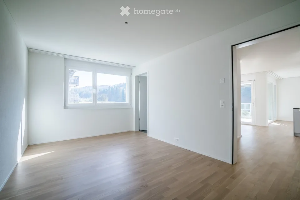 Moderne 4.5-Zimmer-Wohnung mit Balkon in Teufenthal