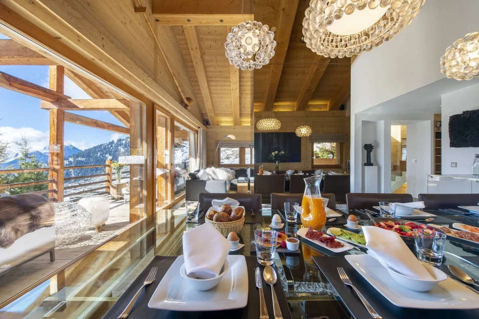Chalet Spa | Luxury Chalet with Spectacular Views!