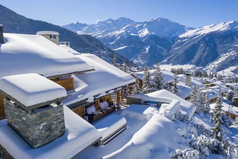 Chalet Spa | Luxury Chalet with Spectacular Views!