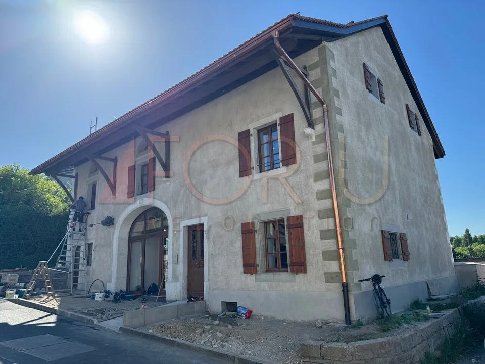 Ancienne ferme transformée en triplex de 6.5 pièces à Avusy