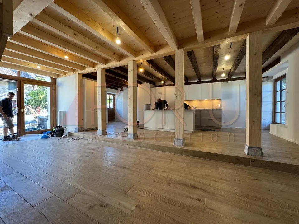 Ancienne ferme transformée en triplex de 6.5 pièces à Avusy