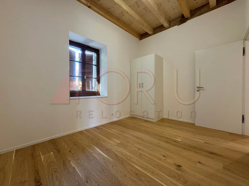 Ancienne ferme transformée en triplex de 6.5 pièces à Avusy