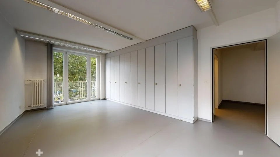 Espaces de bureau spacieux dans un emplacement idéal – photo 7 sur 11