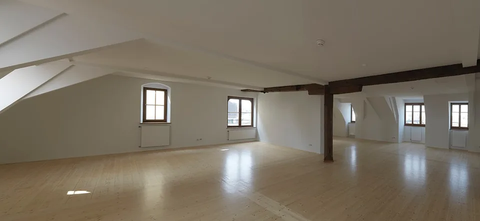 Spazi di ufficio attraenti in un edificio storico – foto 6 di 10