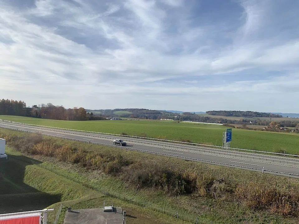Geräumiges und helles Lokal an der Warpelstrasse in Düdingen – foto 13 di 13