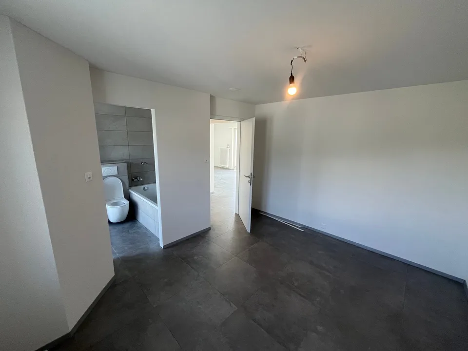 Premier occupant après rénovation totale – appartement mansarde moderne au cœur d'Olten – photo 8 sur 11