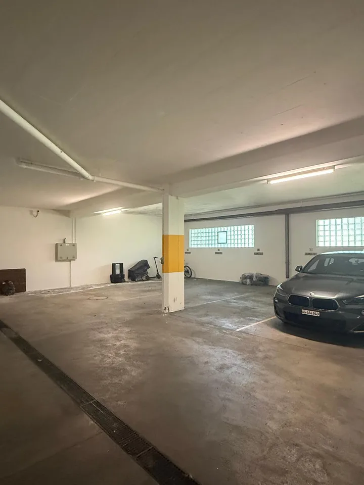 Place de parking en sous-sol à la Hauptstrasse 31 à Aarau Rohr
