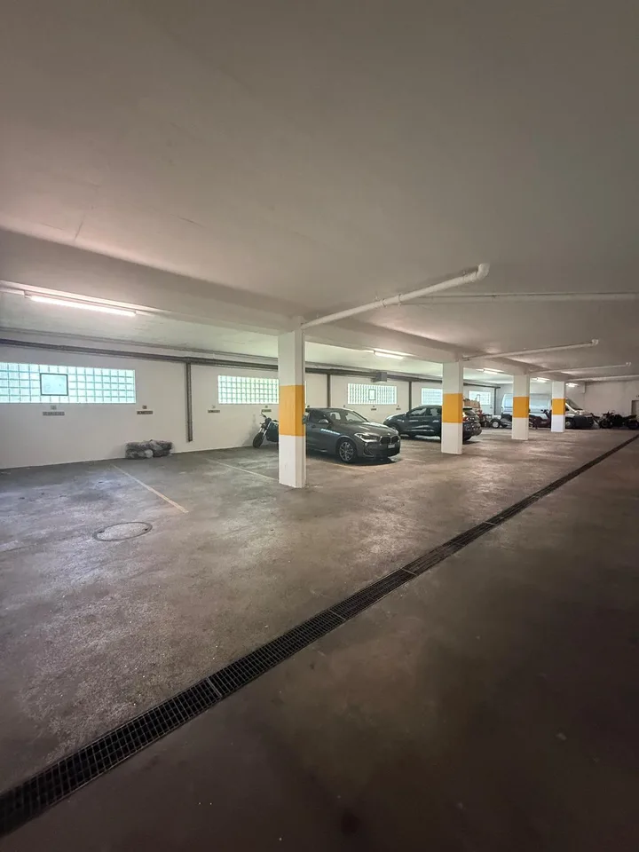 Place de parking en sous-sol à la Hauptstrasse 31 à Aarau Rohr