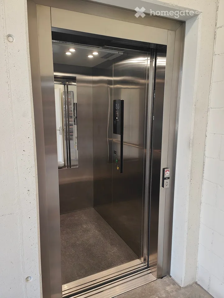Costruzione commerciale moderna (anno di costruzione 2023) – spazi flessibili da 500 m² al 2° piano