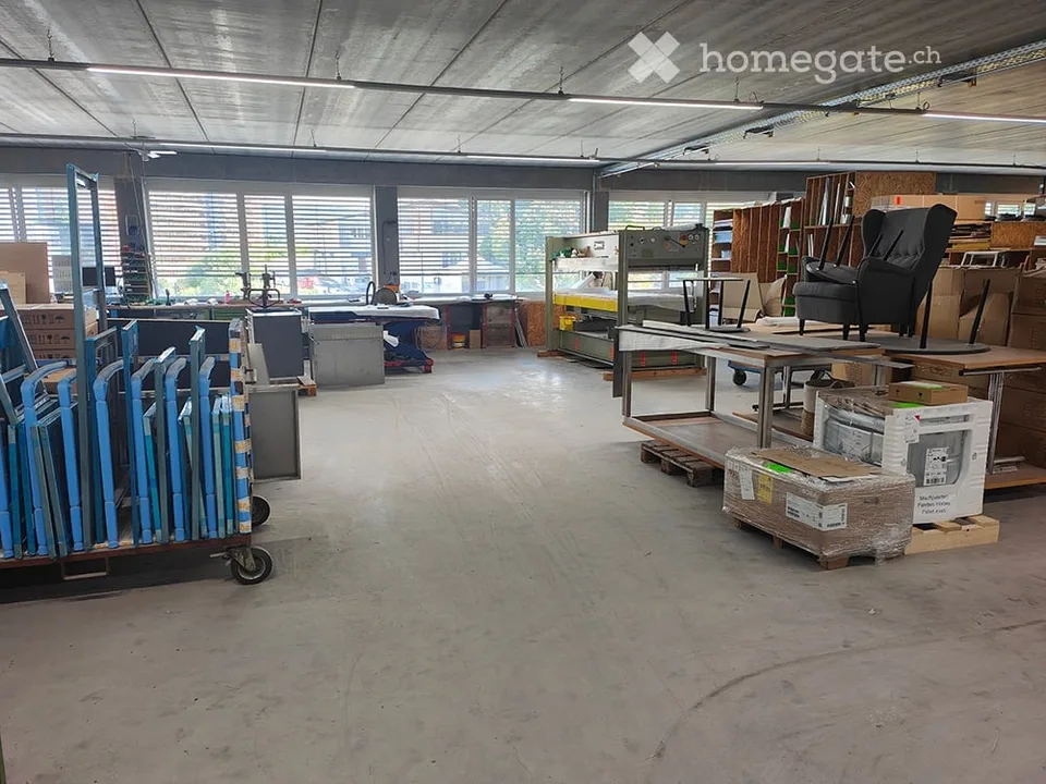 Costruzione commerciale moderna (anno di costruzione 2023) – spazi flessibili da 500 m² al 2° piano