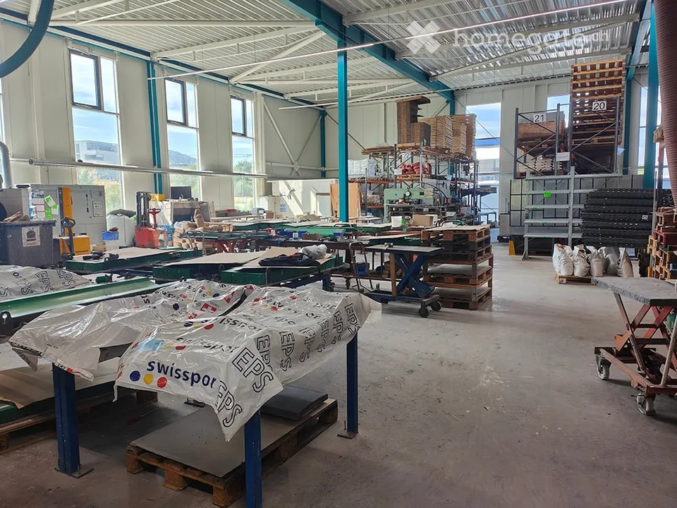 Costruzione commerciale moderna (anno di costruzione 2023) – spazi flessibili da 500 m² al 2° piano