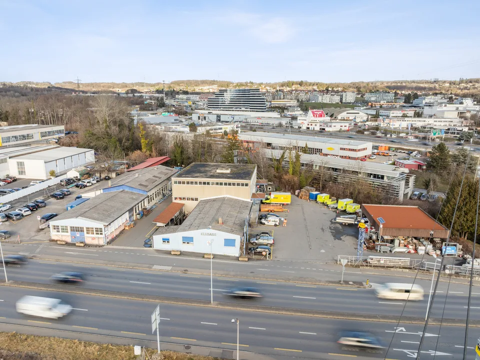 Immeuble artisanal 2671 m2 - localisation top - proche de tout!