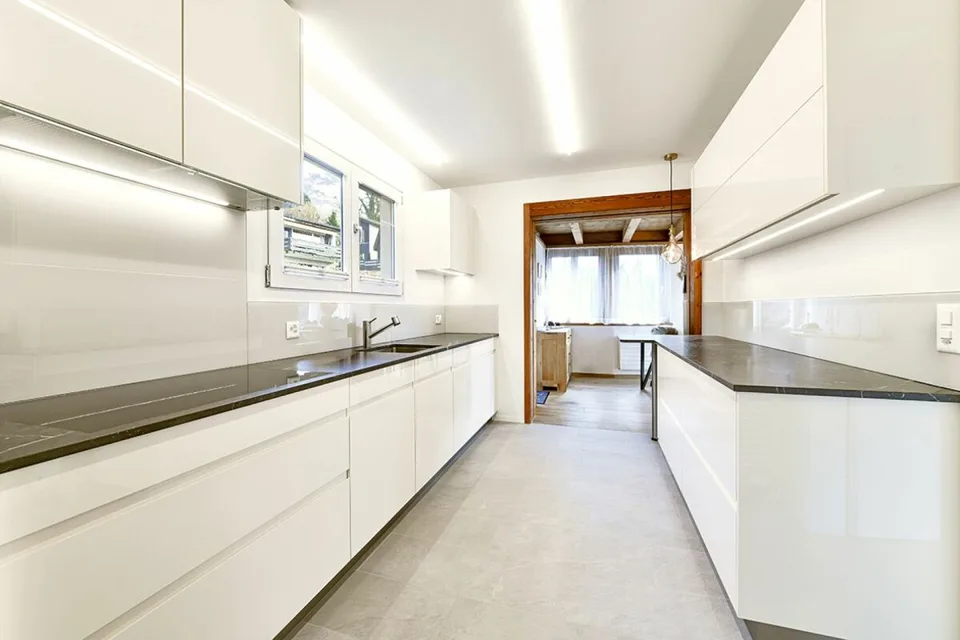 8.5-Zimmer Einfamilienhaus mit Einliegerwohnung in Rumlikon