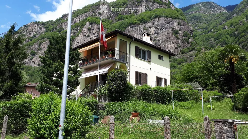 casa bifamigliare con 2 appartamenti + cantine (circa 1000m3